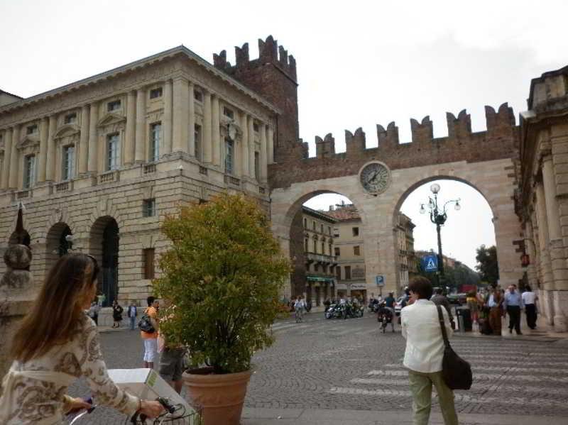 B&B Alla Casa Di Lucia Verona Bagian luar foto